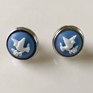 Charming Bird Cameo Style Earrings